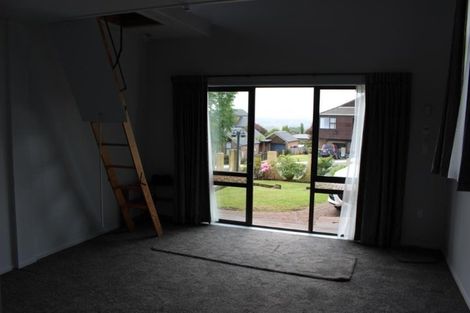 Photo of property in 14 Dunolly Place, Pukekohe, 2120