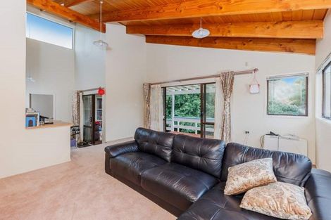 Photo of property in 2 Graham Collins Drive, Windsor Park, Auckland, 0632