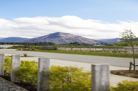 Photo of property in 13 Mcgibbon Lane, Jacks Point, 9371