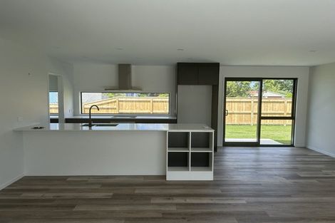 Photo of property in 1 Kakariki Crescent, Carterton, 5713