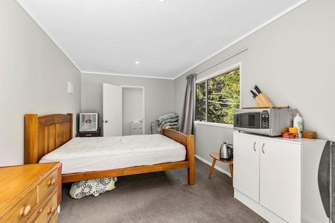 Photo of property in 2a Parklands Avenue, Swanson, Auckland, 0612