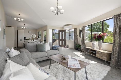 Photo of property in 10c Matipo Road, Mairangi Bay, Auckland, 0630