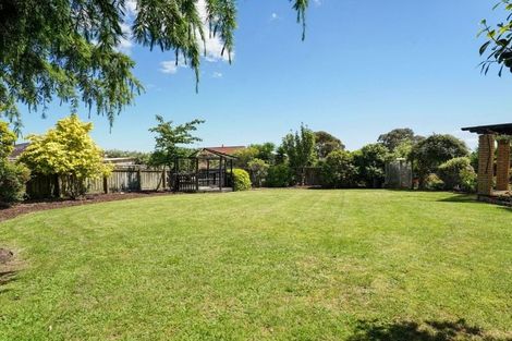 Photo of property in 5 Chilton Drive, Paraparaumu, 5032