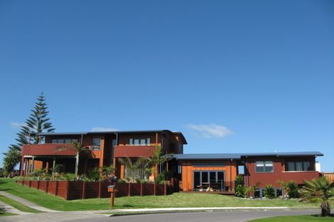 Photo of property in 12 Commodores Close, Coastlands, Whakatane, 3120