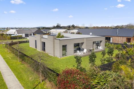 Photo of property in 2 Shearwater Lane, Point Wells, 0986