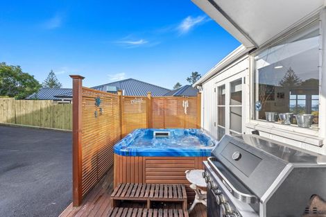 Photo of property in 56 Parkhill Road, Mellons Bay, Auckland, 2014