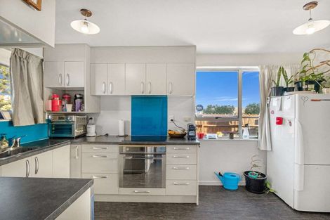 Photo of property in 2/90 Queenspark Drive, Parklands, Christchurch, 8083