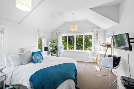 Photo of property in 56 Dyers Pass Road, Cashmere, Christchurch, 8022