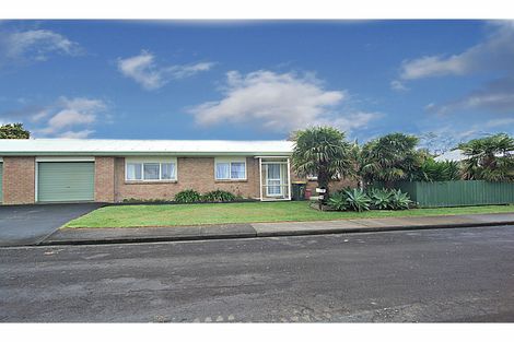 Photo of property in 1 Riverside Drive, Waiuku, 2123