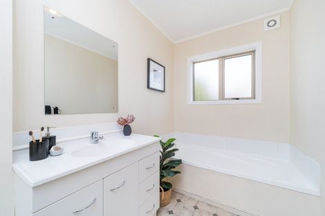 Photo of property in 14 Emmerdale Mews, Highbury, Palmerston North, 4412