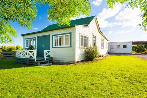 Photo of property in 54 Bruce Road, Ormond, Gisborne, 4071