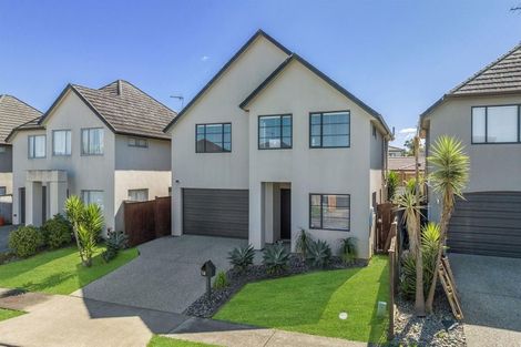 Photo of property in 14 Heidi Crescent, Flat Bush, Auckland, 2016