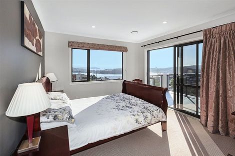 Photo of property in 21 Aspiring Terrace, Aotea, Porirua, 5024