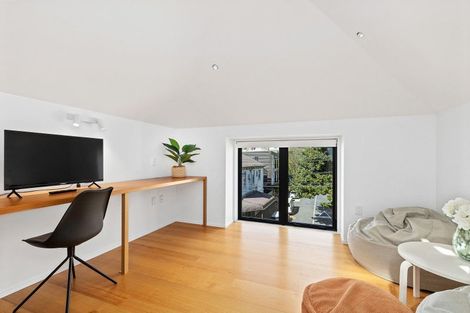 Photo of property in 108 Aro Street, Aro Valley, Wellington, 6021