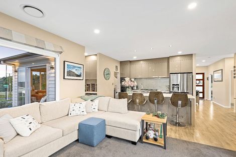 Photo of property in 11 Nobilo Road, Kumeu, 0810