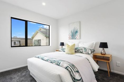 Photo of property in 6b Dalwhinnie Parade, Highland Park, Auckland, 2010