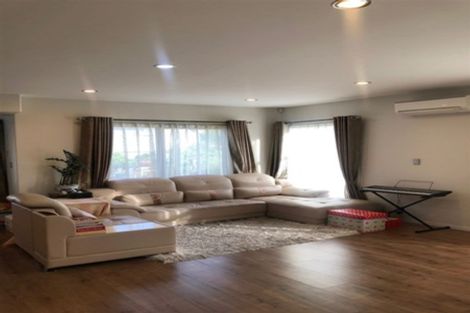 Photo of property in 21b Stamford Crescent, Flat Bush, Auckland, 2019