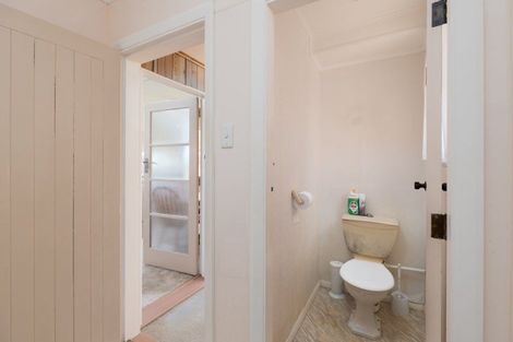 Photo of property in 17 Kairau Road West, Sentry Hill, New Plymouth, 4373