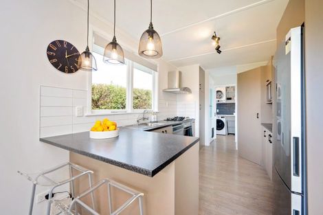 Photo of property in 17 Lipscombe Crescent, Havelock North, 4130