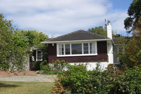 Photo of property in 4 Taumata Road, Castor Bay, Auckland, 0620