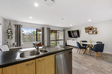 Photo of property in Casa Bella, 1/427 Albany Highway, Albany, Auckland, 0632