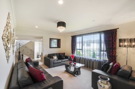 Photo of property in 4 Andy Crescent, Flat Bush, Auckland, 2016