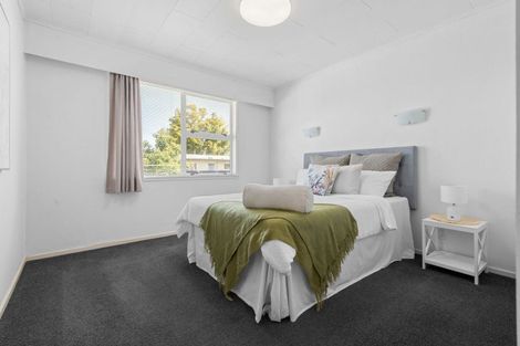 Photo of property in 15 Kensington Place, Fairfield, Hamilton, 3214