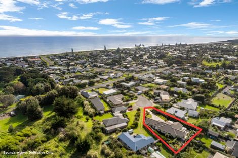 Photo of property in 11 Byron Brown Place, Otaki Beach, Otaki, 5512