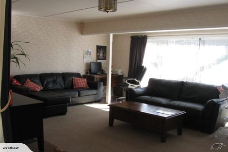 Photo of property in 1 Perth Place, Awapuni, Palmerston North, 4412