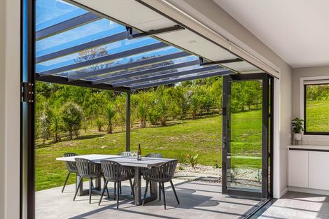 Photo of property in 224 Birdwood Road, Massey, Auckland, 0614