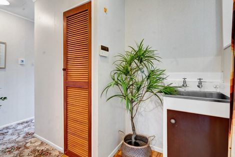 Photo of property in 8 Lyn Street, Lynmouth, New Plymouth, 4310