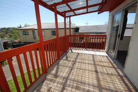 Photo of property in 3 Doone Place, Massey, Auckland, 0614