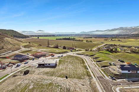 Photo of property in 6 Lake Mckay Drive, Luggate, 9382