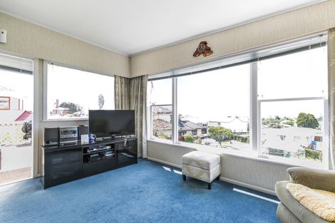 Photo of property in 193 Te Atatu Road, Te Atatu South, Auckland, 0610