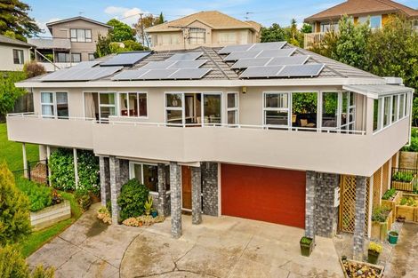 Photo of property in 22 Ballini Rise, West Harbour, Auckland, 0618