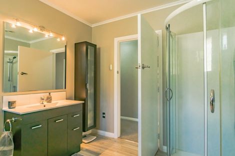 Photo of property in 14 Seaview Crescent, Picton, 7220