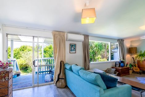 Photo of property in 91 Kauri Point Road, Laingholm, Auckland, 0604
