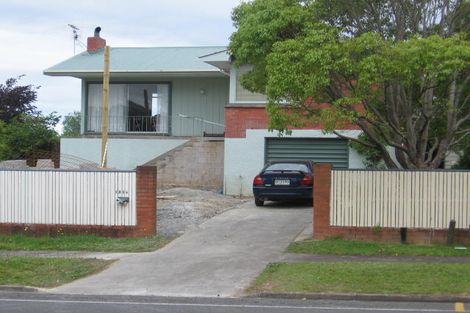 Photo of property in 120 Gossamer Drive, Pakuranga Heights, Auckland, 2010