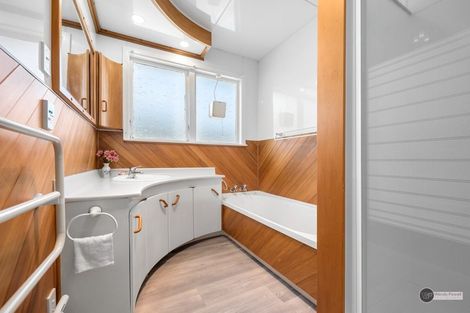 Photo of property in 24 Cypress Drive, Maungaraki, Lower Hutt, 5010