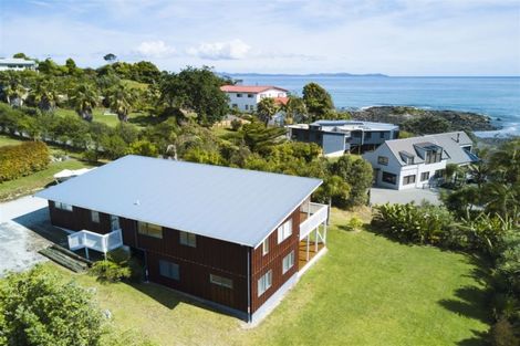 Photo of property in 44 Heretaunga Crescent, Cable Bay, 0420