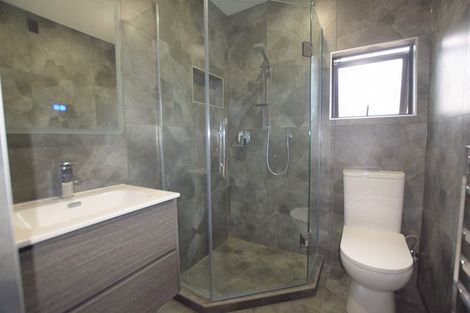 Photo of property in 1/112 View Road, Sunnyvale, Auckland, 0612