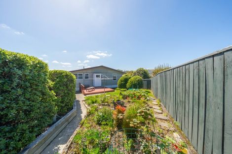 Photo of property in 2 Windermeer Grove, Churton Park, Wellington, 6037