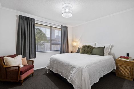 Photo of property in 5a Clemow Road, Fitzroy, New Plymouth, 4312