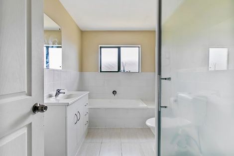 Photo of property in 24 Maadi Place, Papakura, 2110