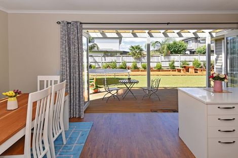 Photo of property in 6 Turua Rise, Karaka, Papakura, 2113