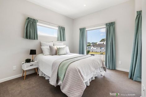 Photo of property in 1/32 Dr Taylor Terrace, Johnsonville, Wellington, 6037