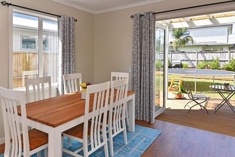 Photo of property in 6 Turua Rise, Karaka, Papakura, 2113