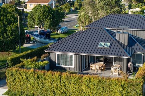 Photo of property in 32 Wallis Street, Raglan, 3225