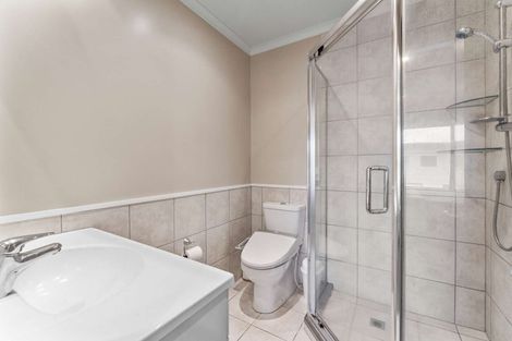 Photo of property in Te Kakariki Apartments, 5/5 Wellington Road, Paekakariki, 5034