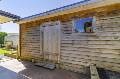 Photo of property in 6 Pohutukawa Place, Karaka, Papakura, 2113